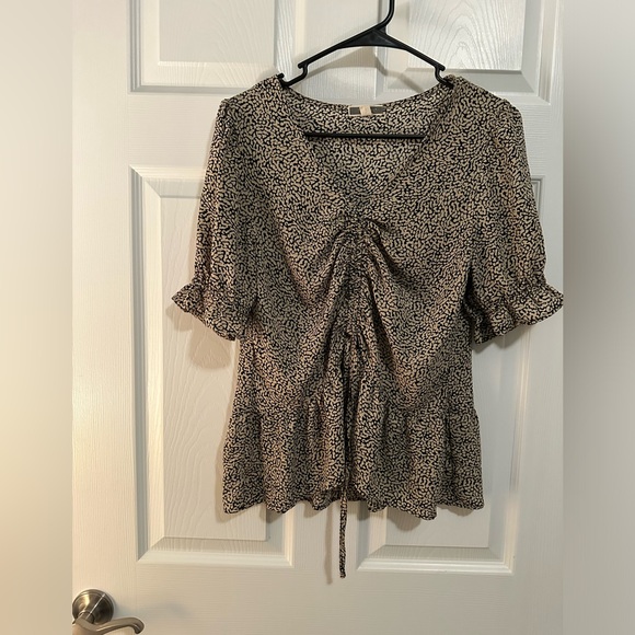 Pleione Tops - Pleione 🌼preloved short sleeve top